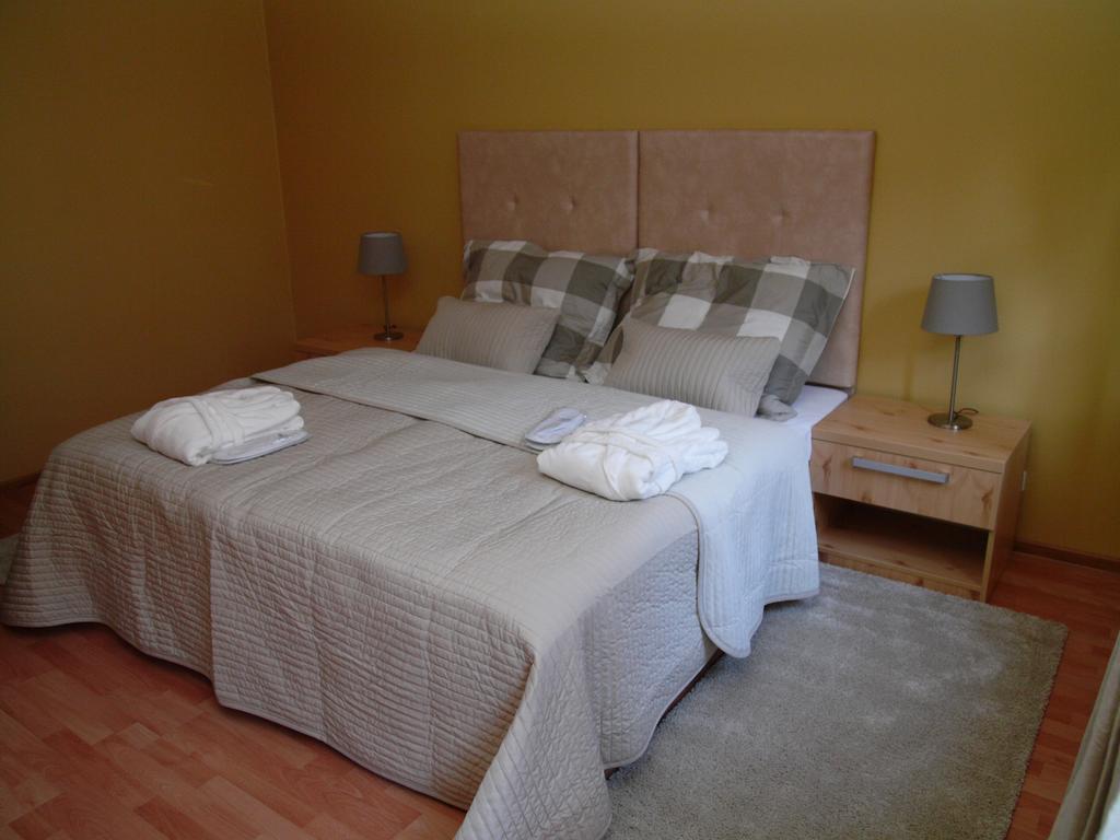 Apartments And Suites Kremnica Luaran gambar