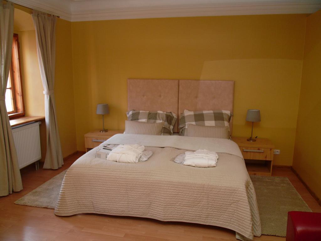 Apartments And Suites Kremnica Luaran gambar